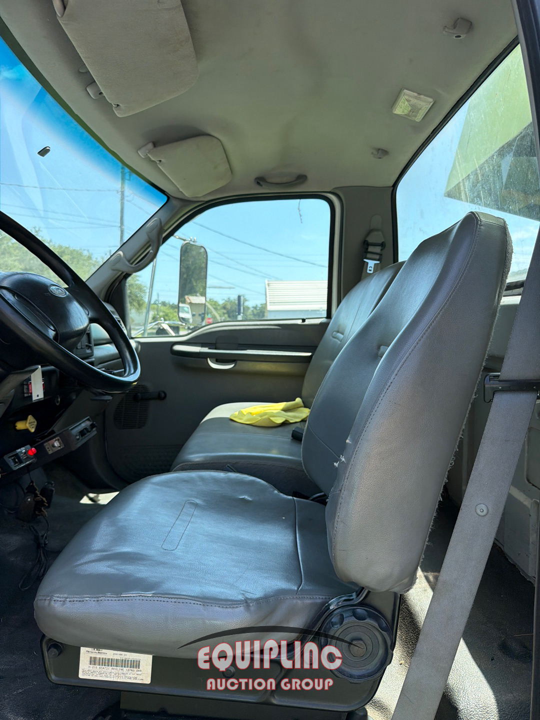 2004 Ford F750