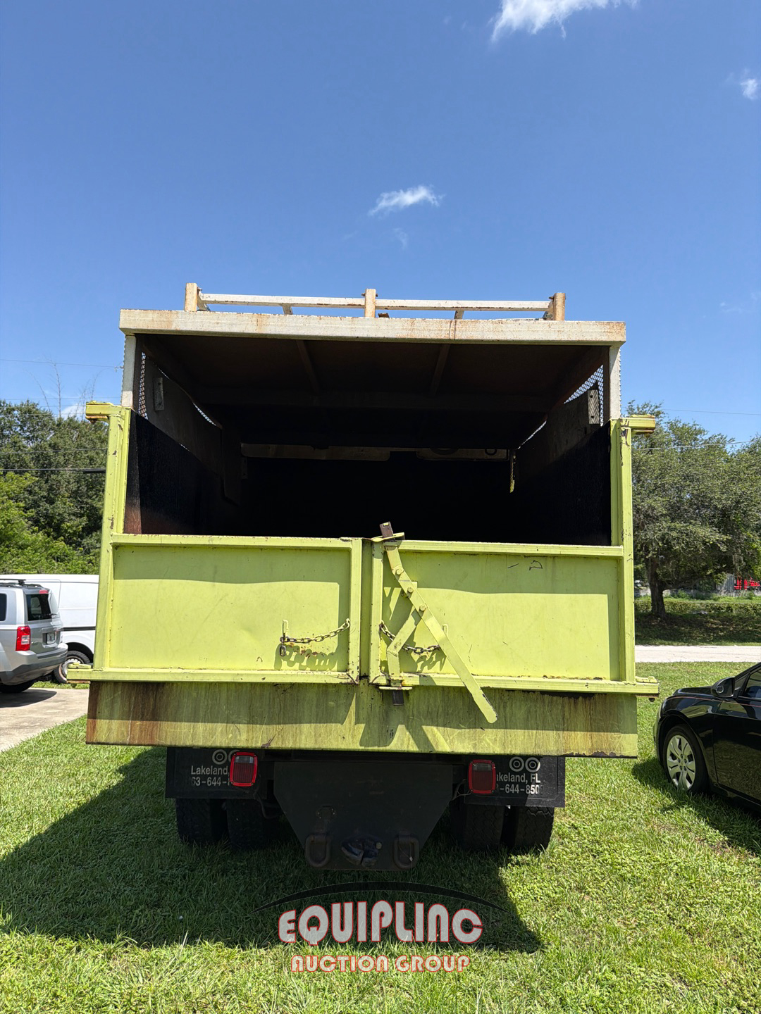 2004 Ford F750