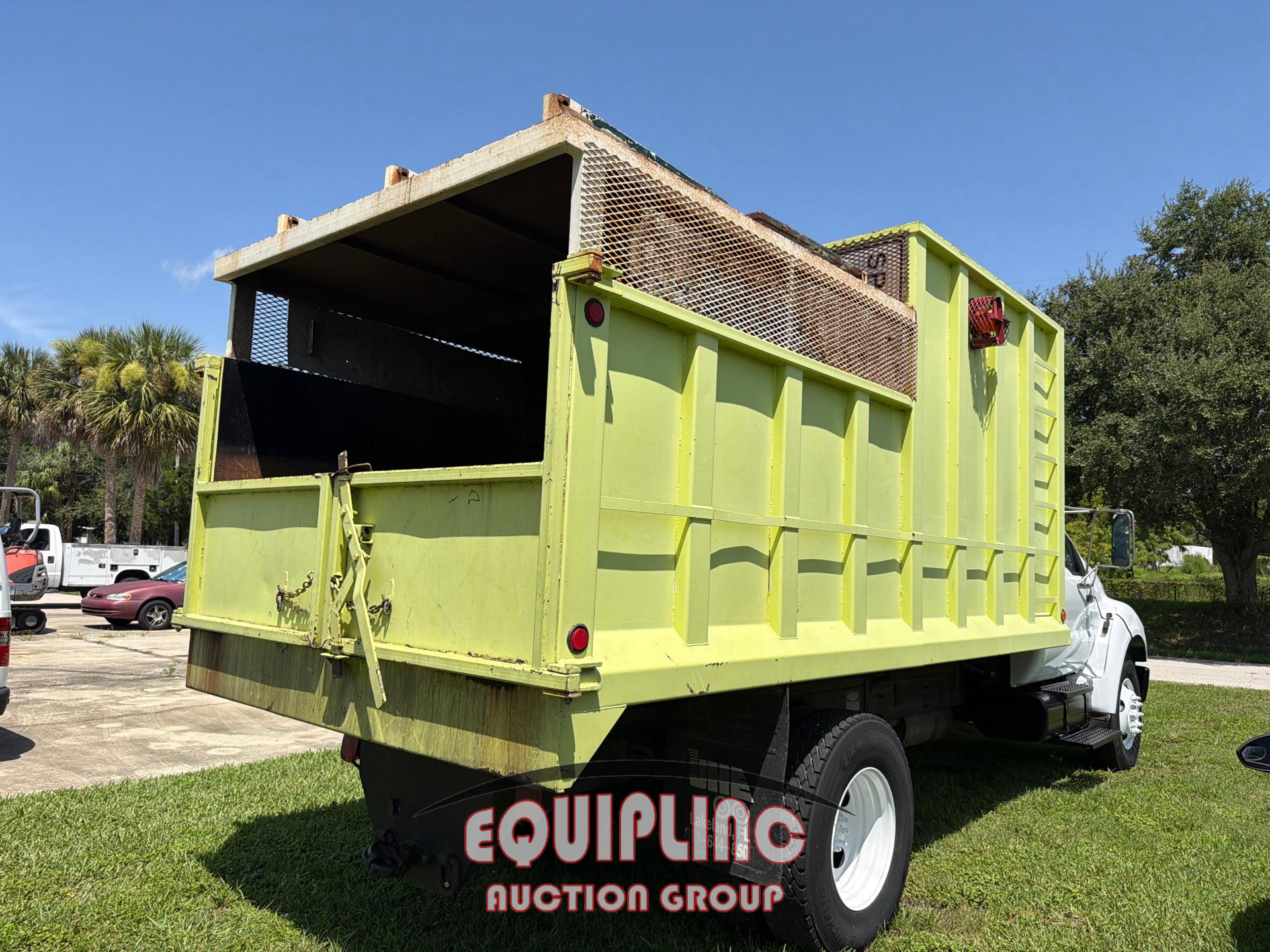 2004 Ford F750
