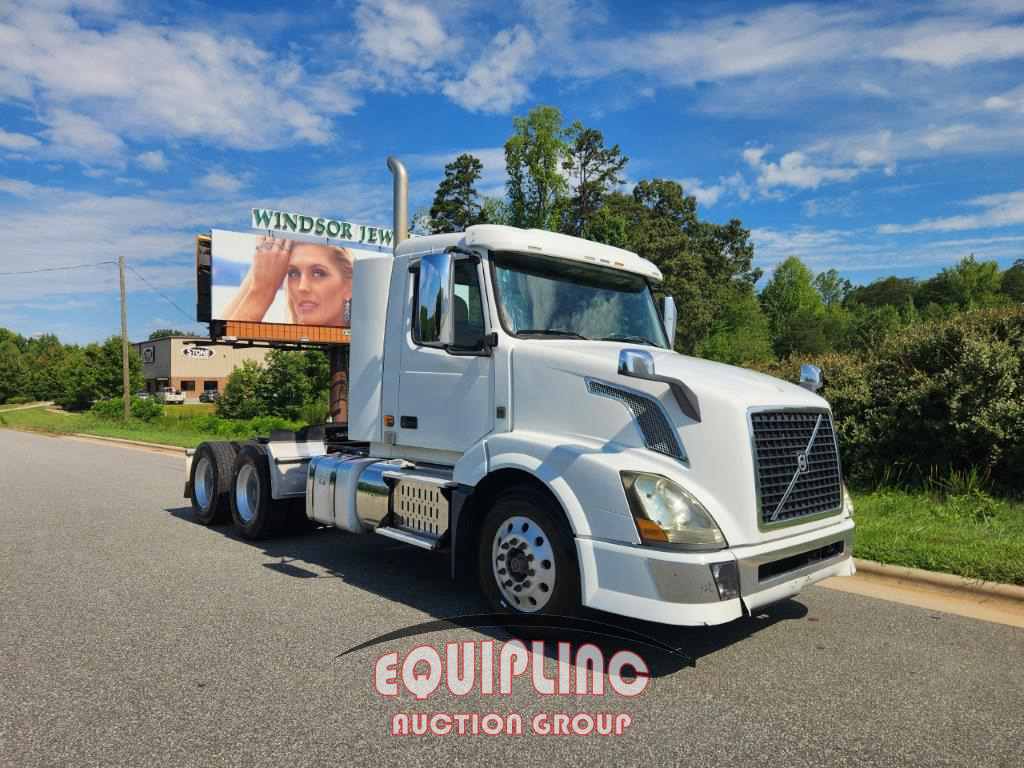 2024 Volvo VNL-64-T-300