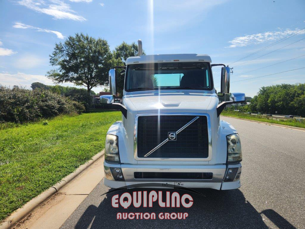 2024 Volvo VNL-64-T-300