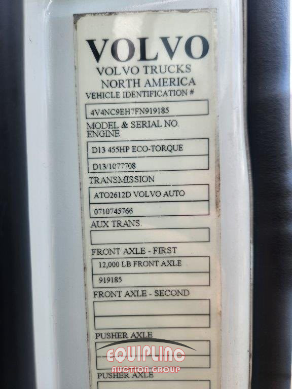 2015 Volvo VNL-64-T-300