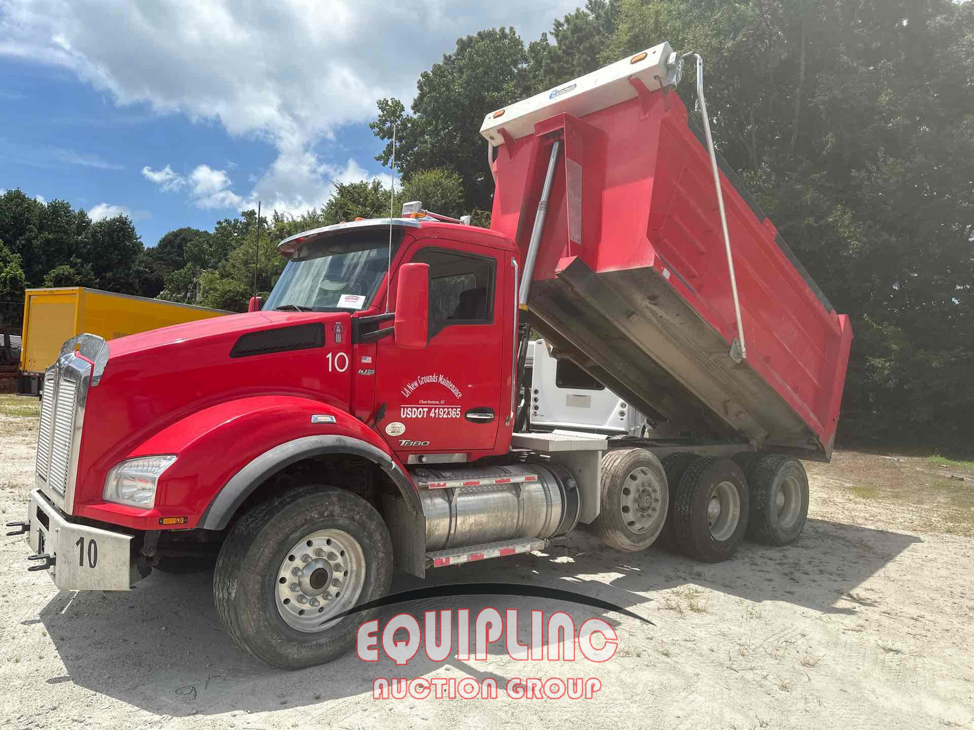 Photo of a 2020 Kenworth T880