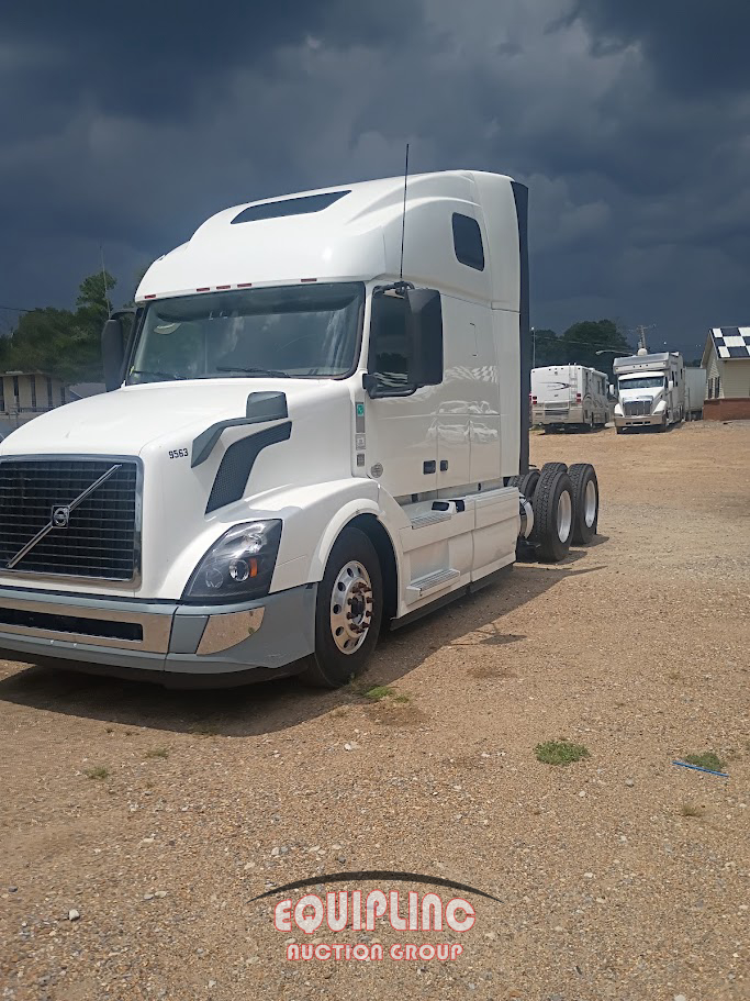 2018 VOLVO VNL 670 6X4 T/A SLEEPER TRUCK TRACTOR