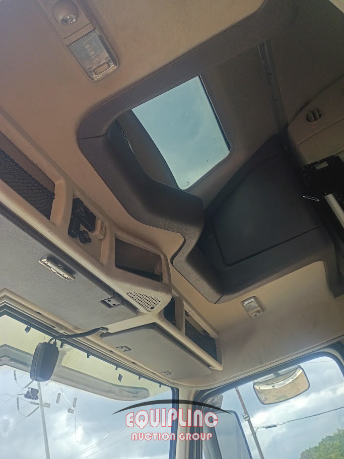 2018 Volvo VNL670