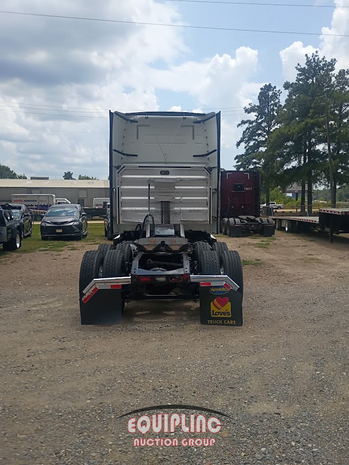 2018 Volvo VNL670