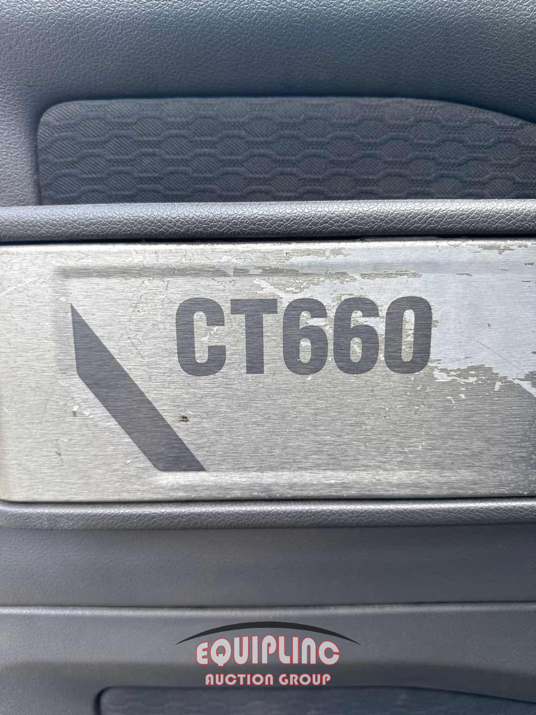 2013 Caterpillar CT660L