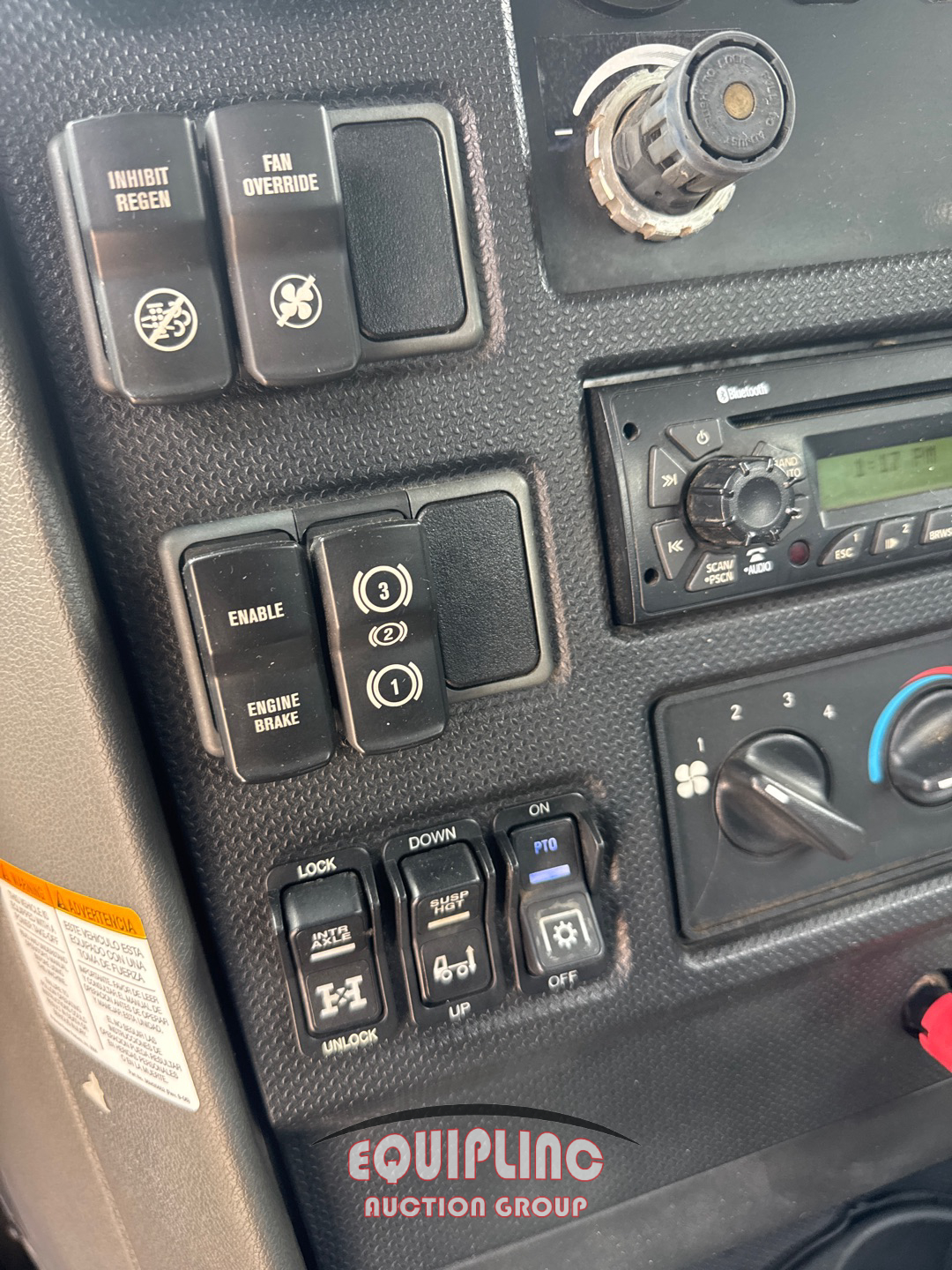 2013 Caterpillar CT660L