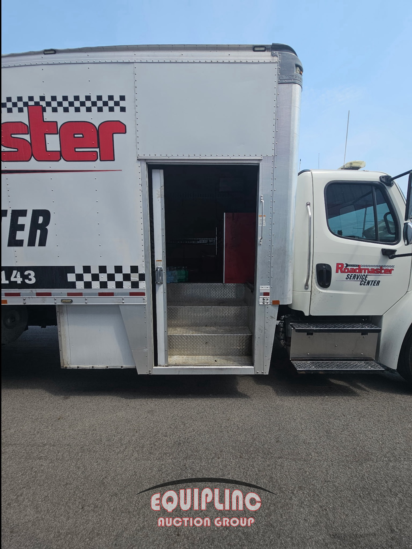 2017 Freightliner M2 106