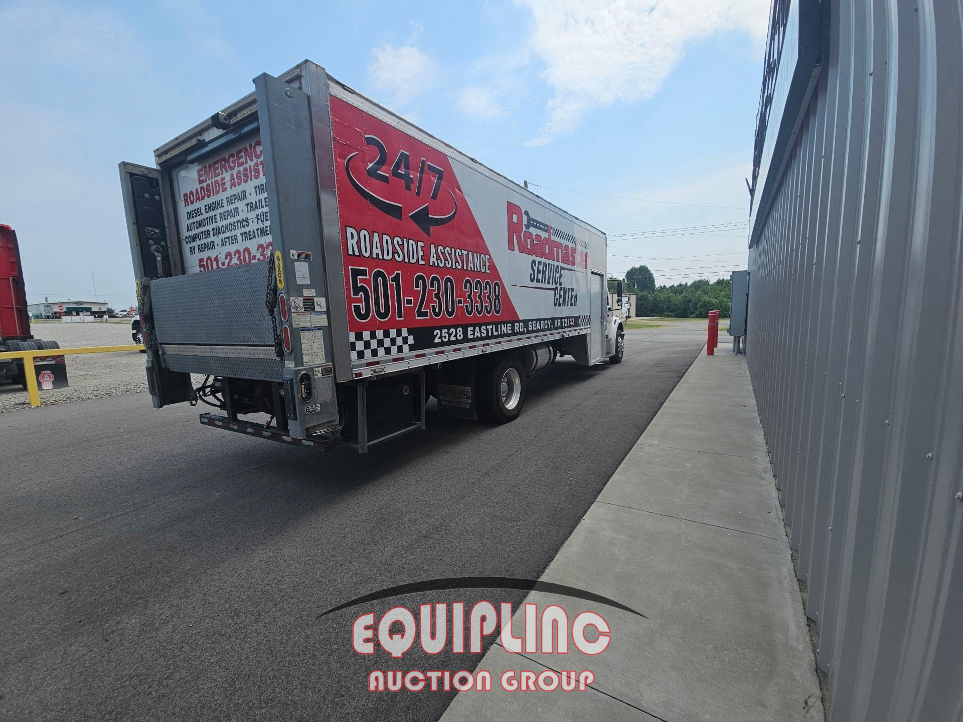 2017 Freightliner M2 106