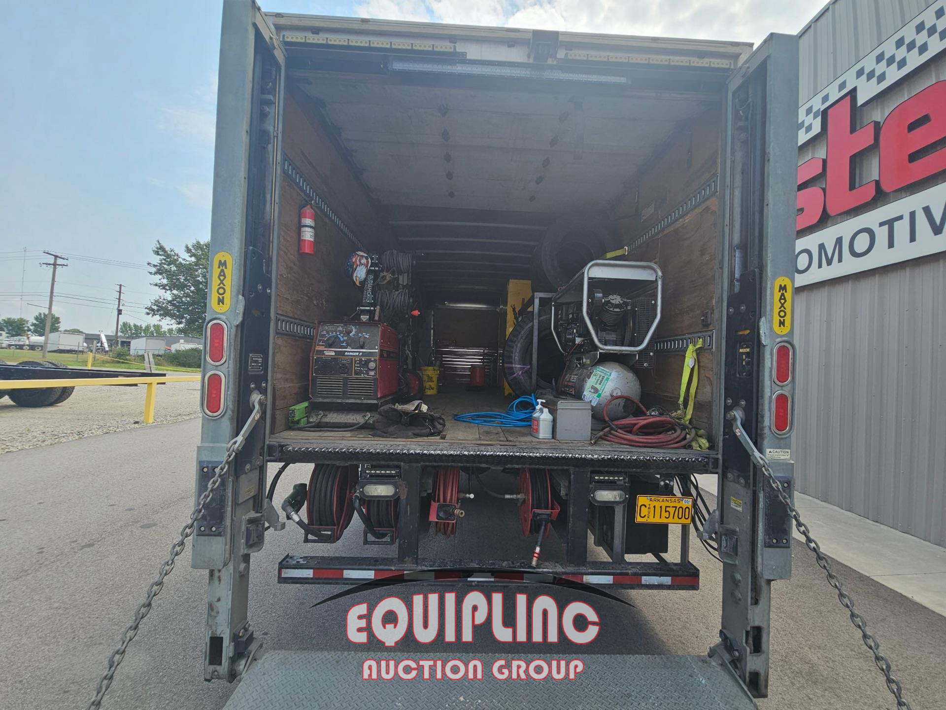 2017 Freightliner M2 106