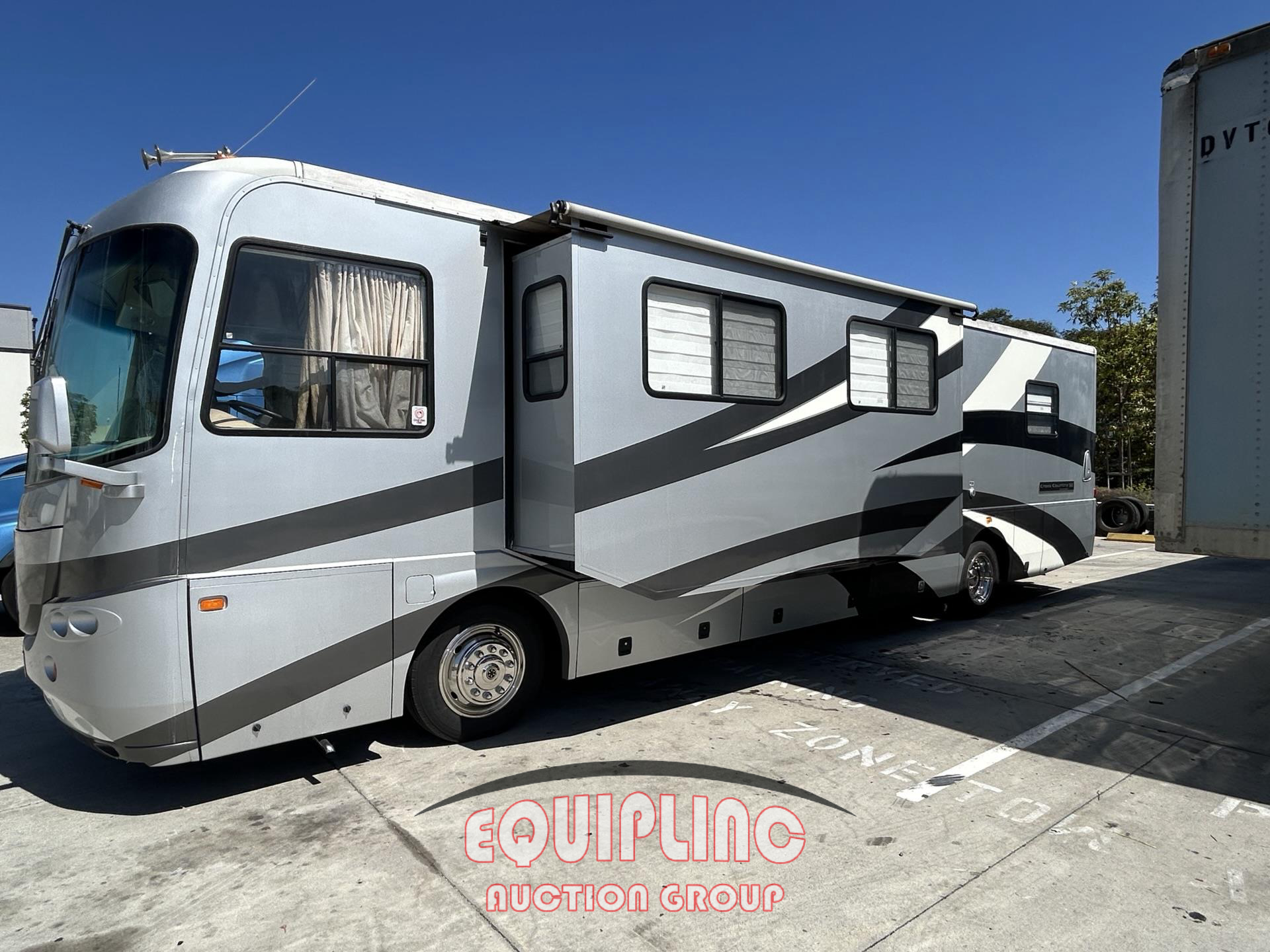 2004 FREIGHTLINER CROSS COUNTRY SE 4X2 S/A MOTORHOME