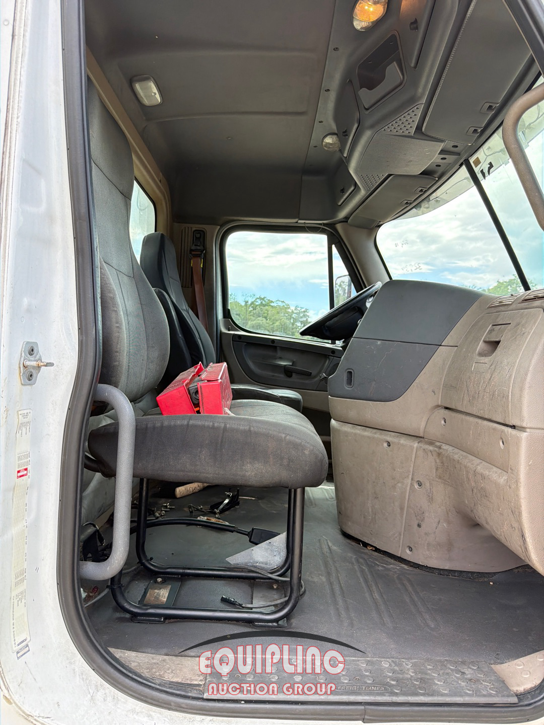 2011 Freightliner CASCADIA