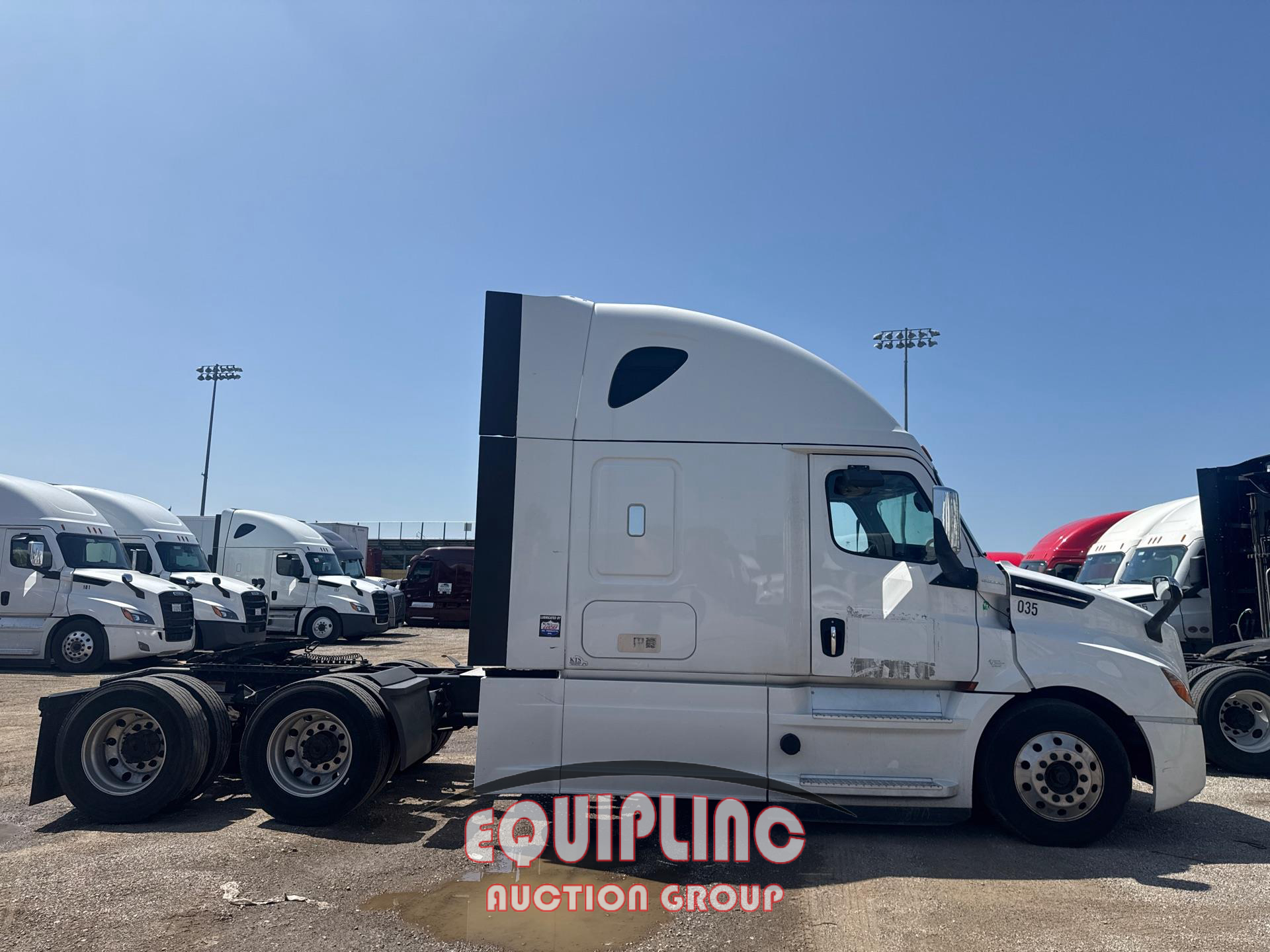2020 Freightliner CASCADIA