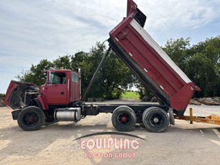 1996 Ford L8000