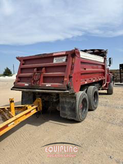 1996 Ford L8000