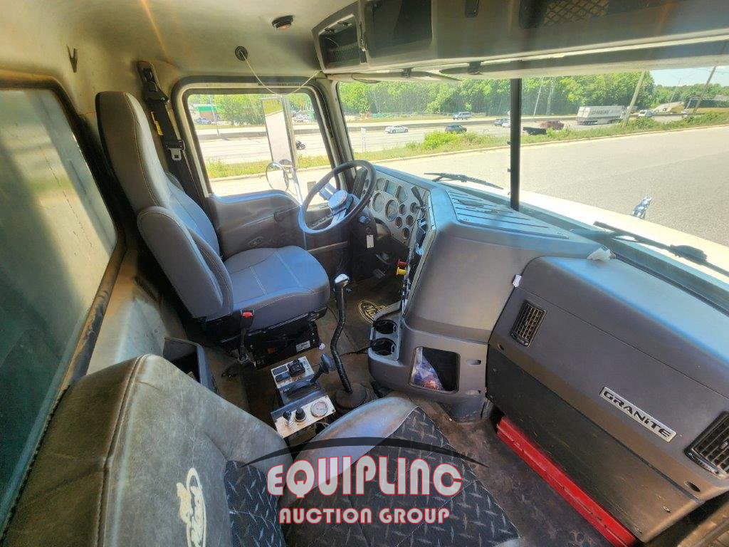 2017 Mack GU713
