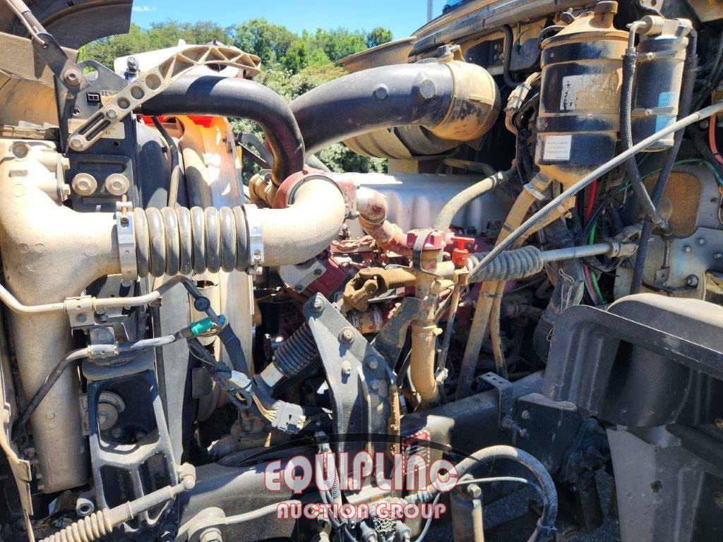 2017 Mack GU713