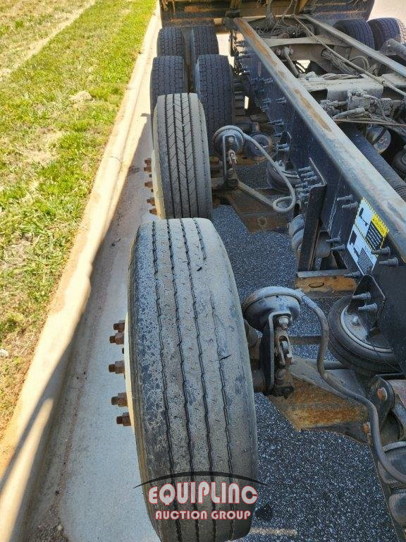 2017 Mack GU713