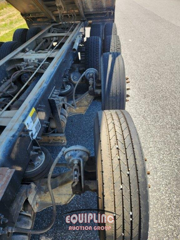 2017 Mack GU713