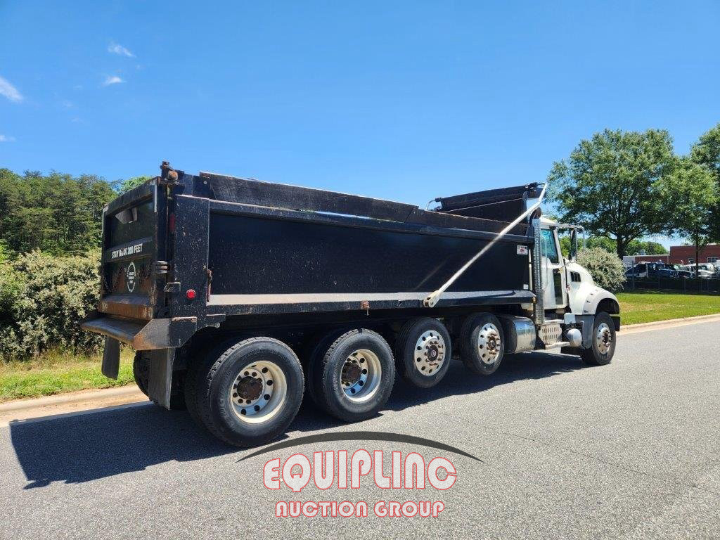 2017 Mack GU713