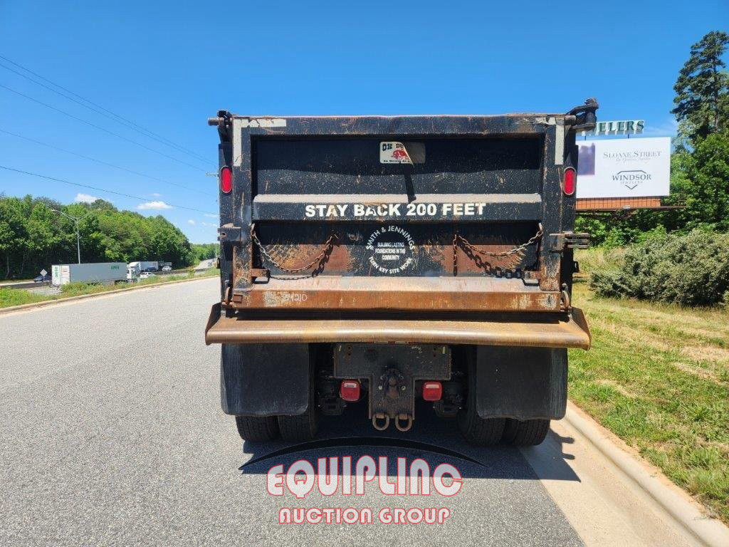 2017 Mack GU713