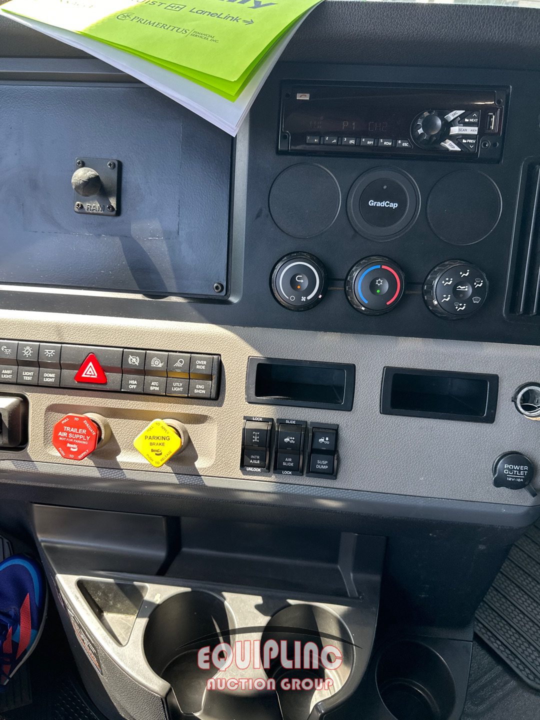 2020 Freightliner CASCADIA