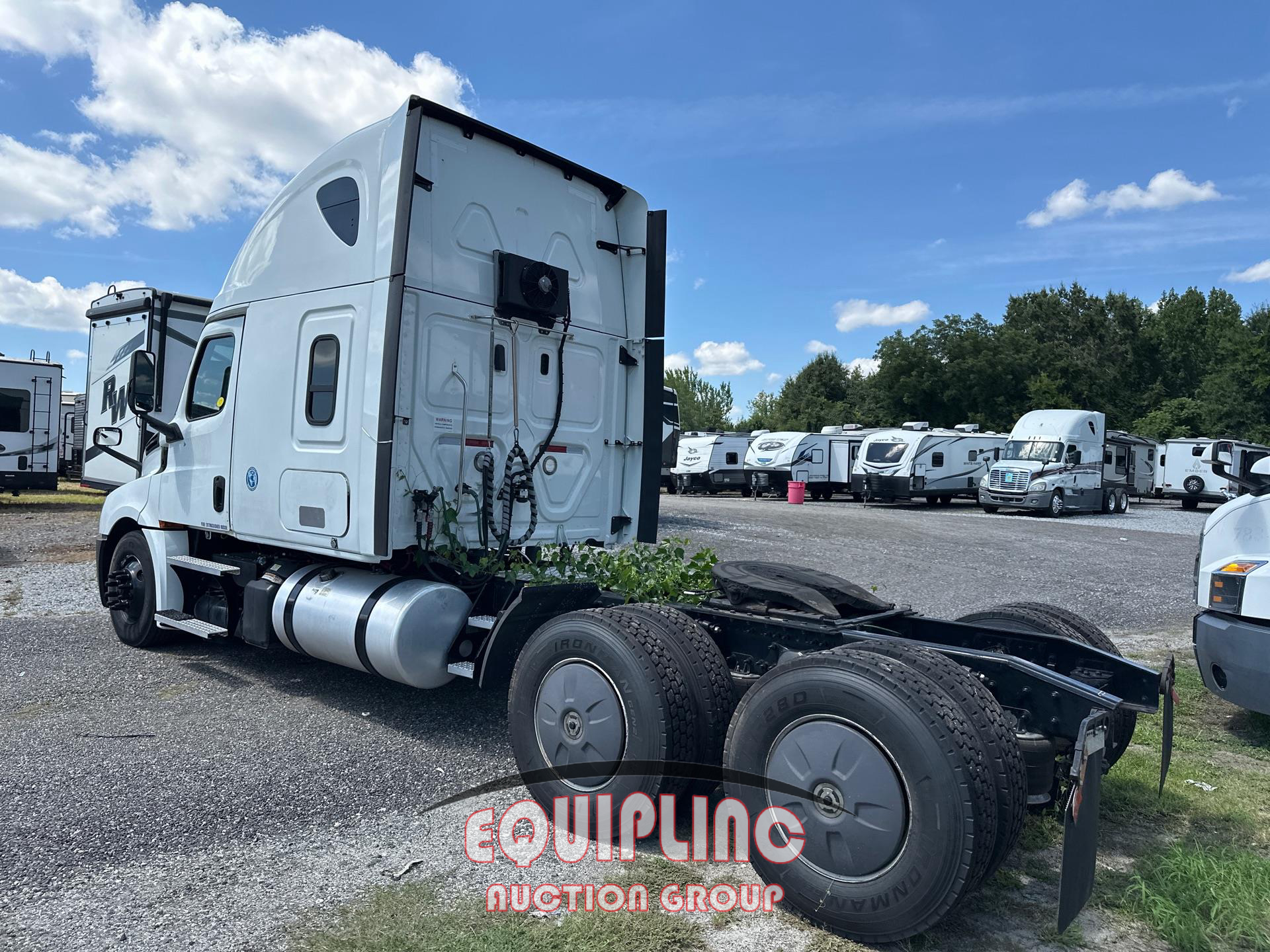 2020 Freightliner CASCADIA