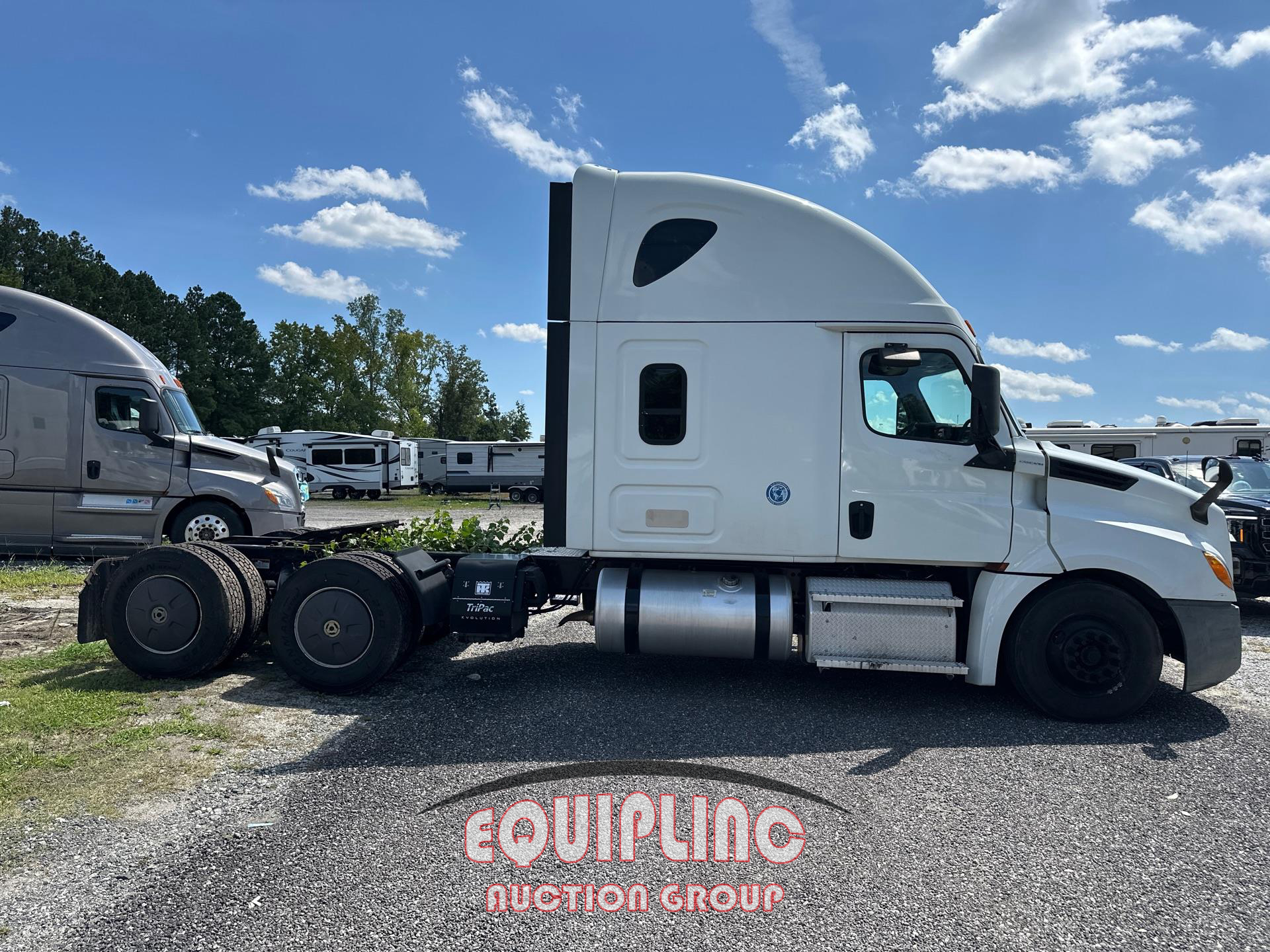 2020 Freightliner CASCADIA
