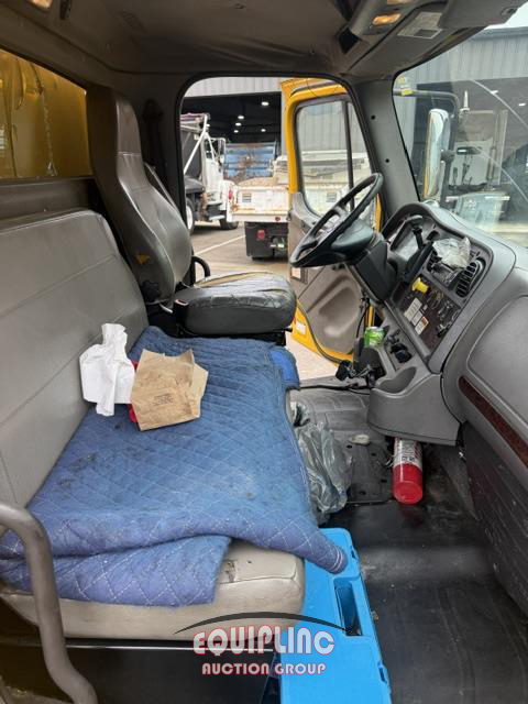 2015 Freightliner M2