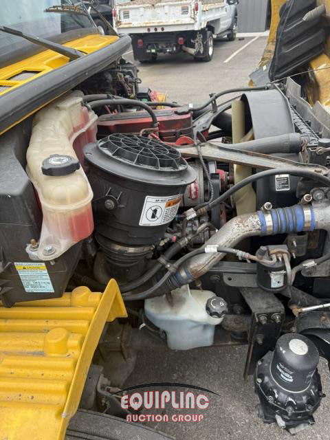 2015 Freightliner M2