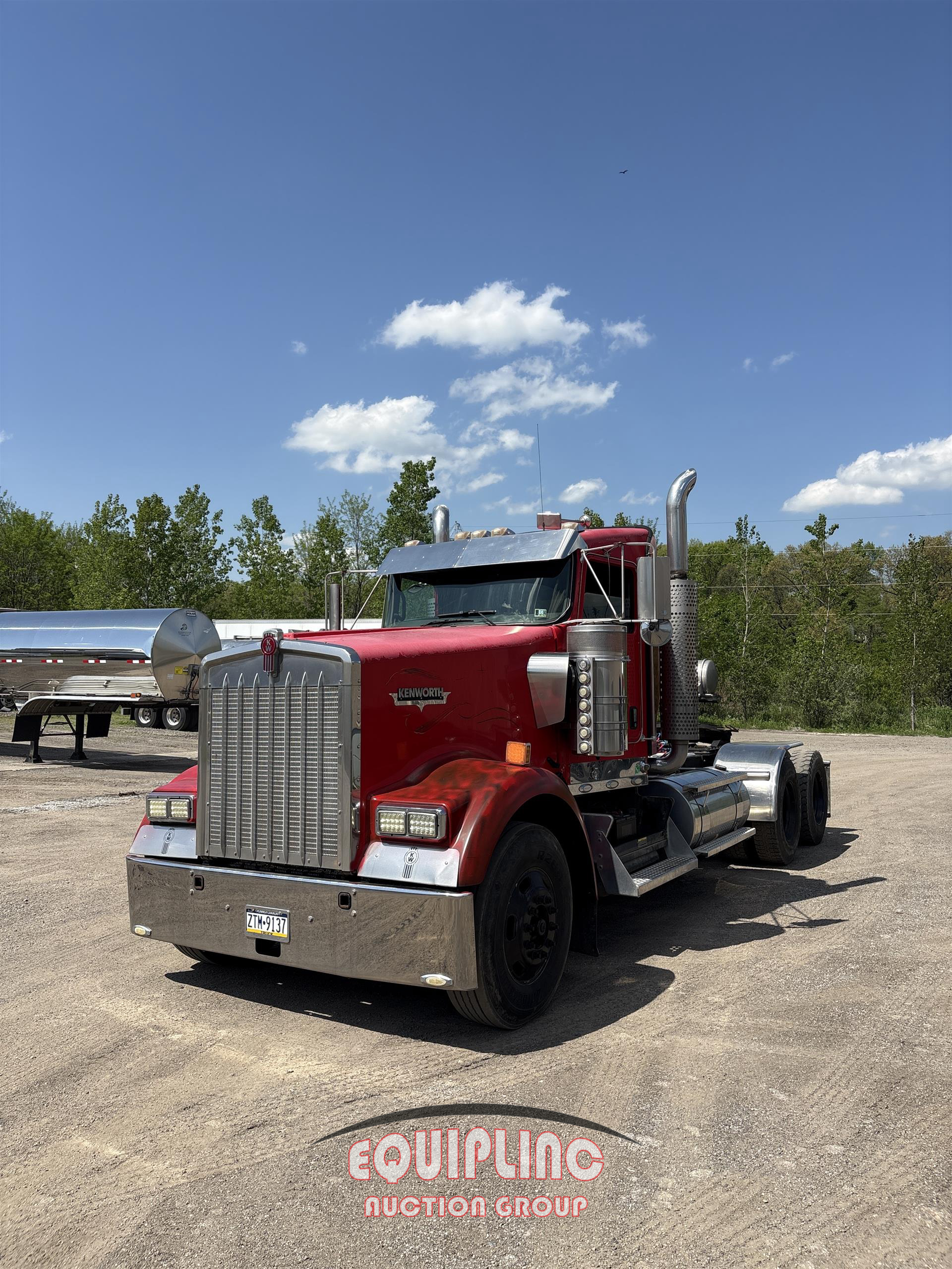 2007 KENWORTH W900 6X4 T/A DAY CAB TRUCK