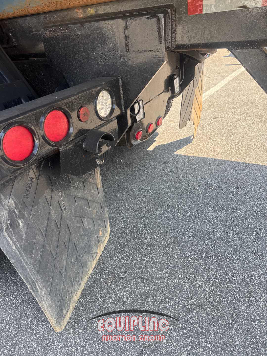 2009 Mack GU813