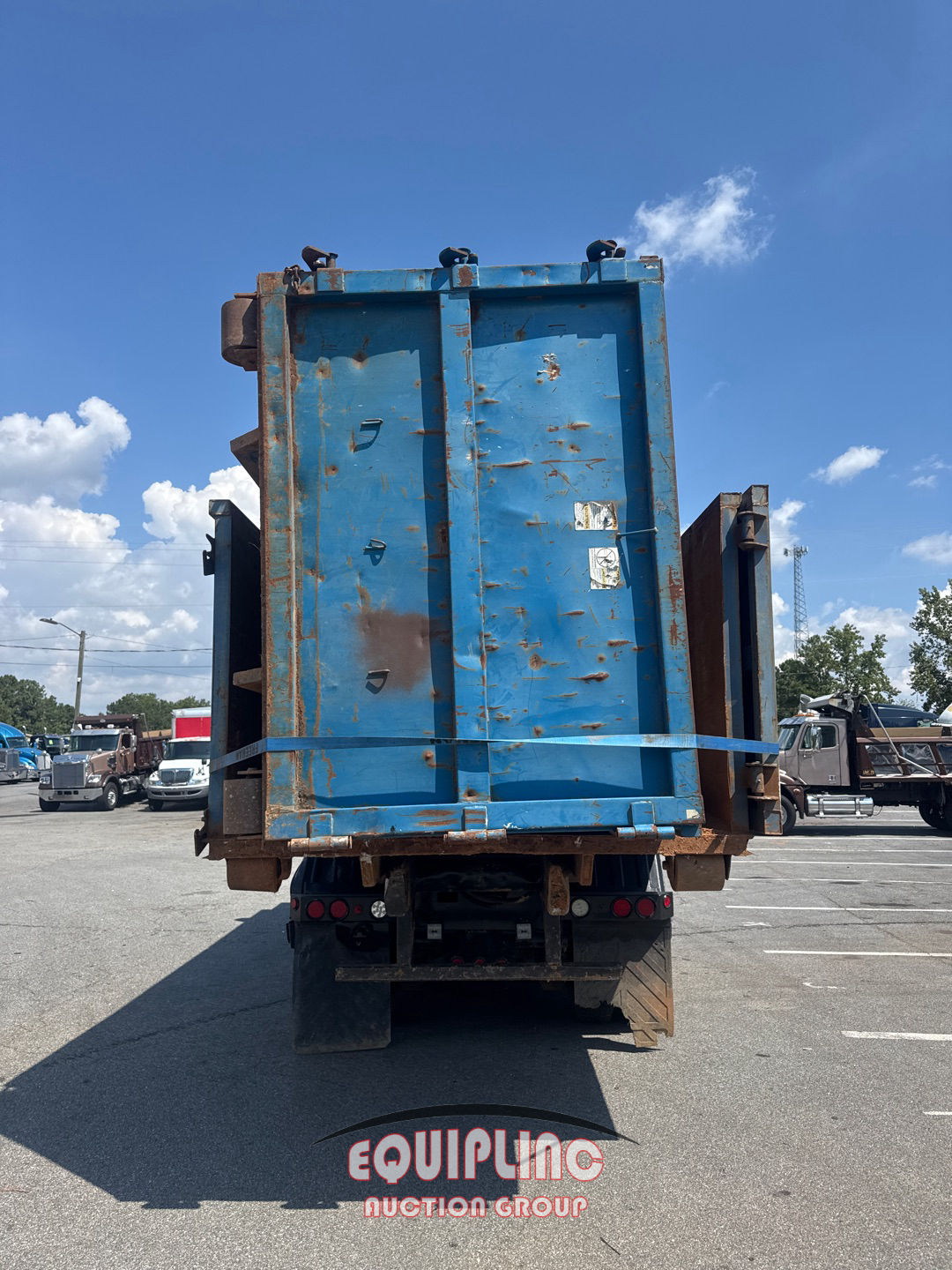 2009 Mack GU813