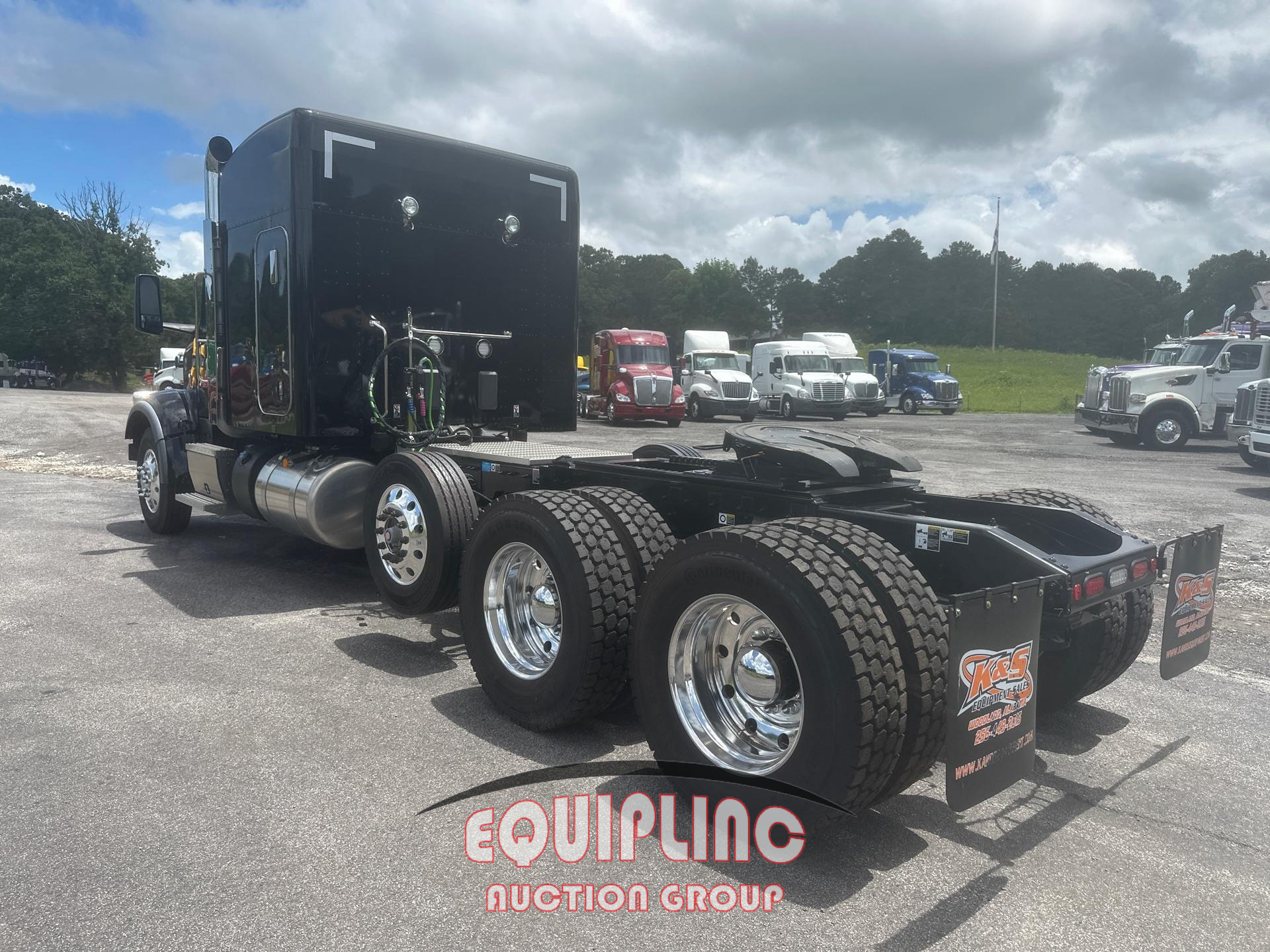 2025 Peterbilt 567