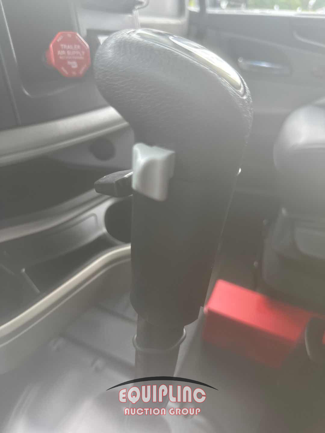 2025 Peterbilt 567