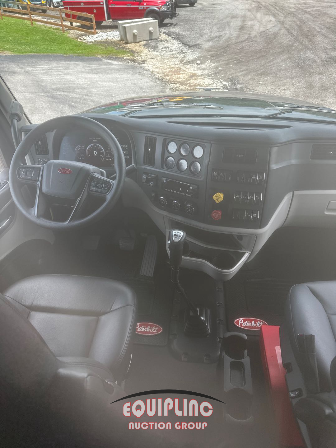 2025 Peterbilt 567