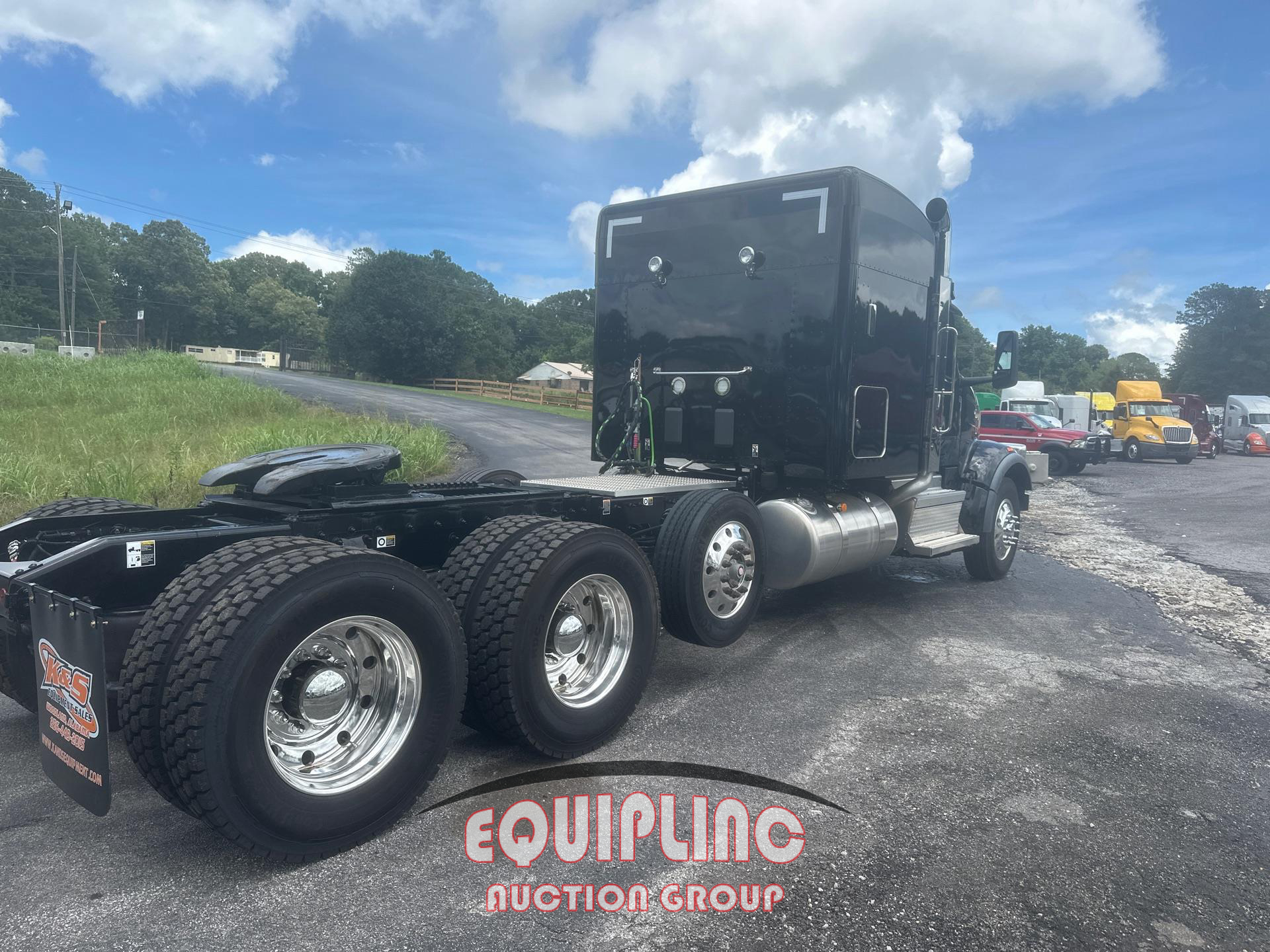 2025 Peterbilt 567