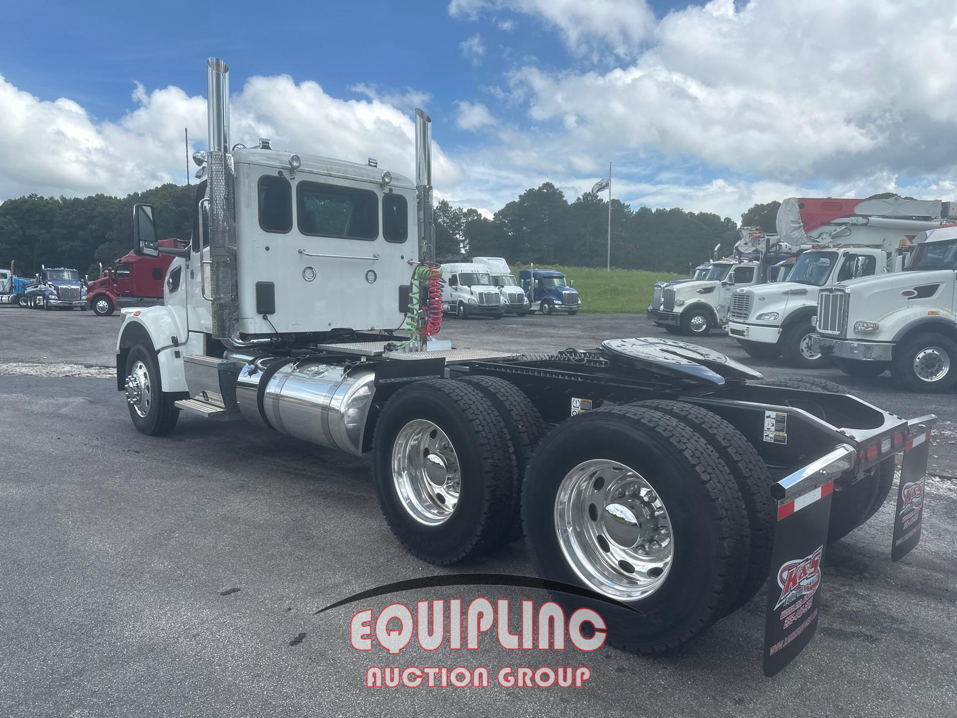 2025 Peterbilt 567