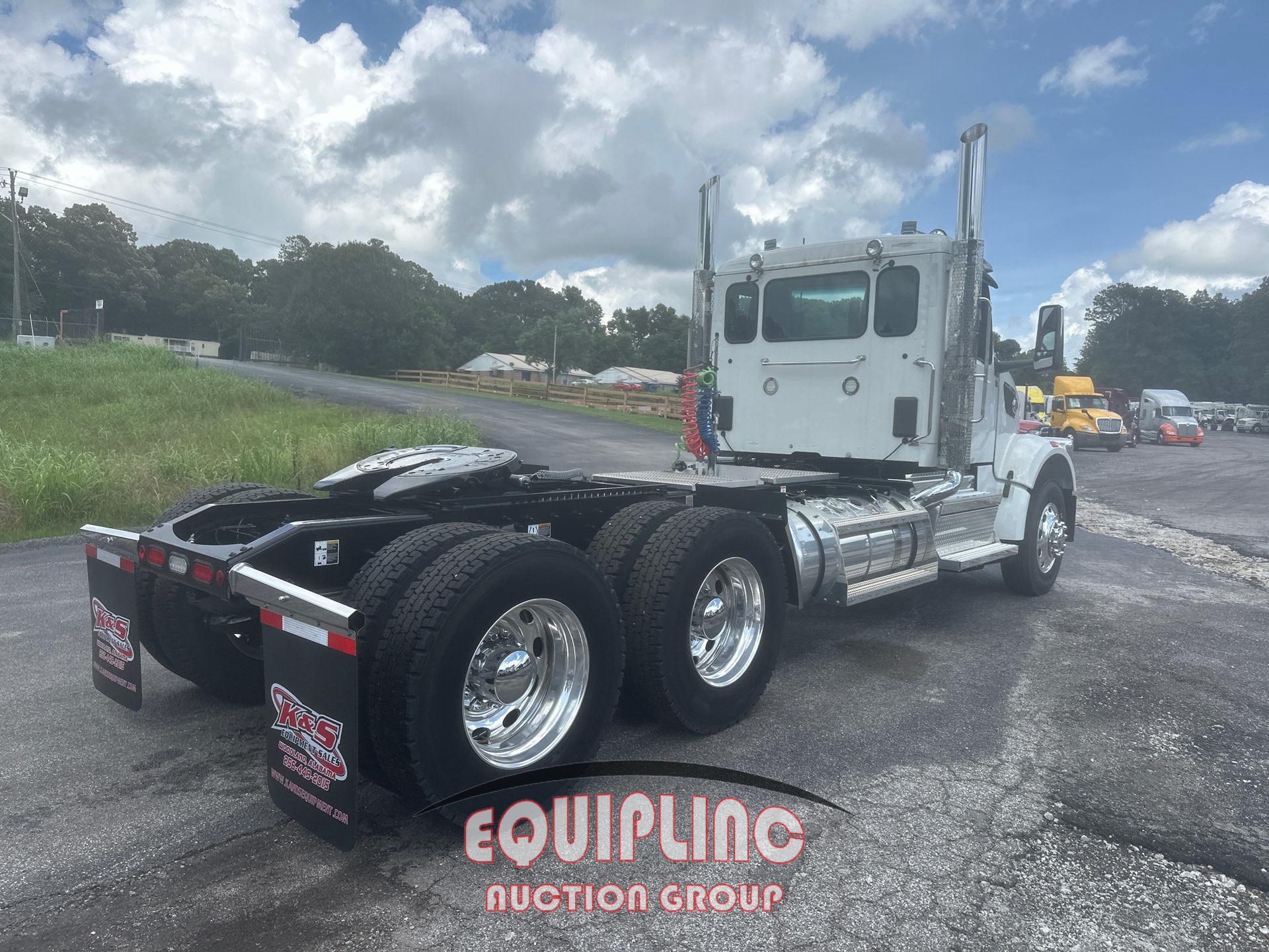 2025 Peterbilt 567