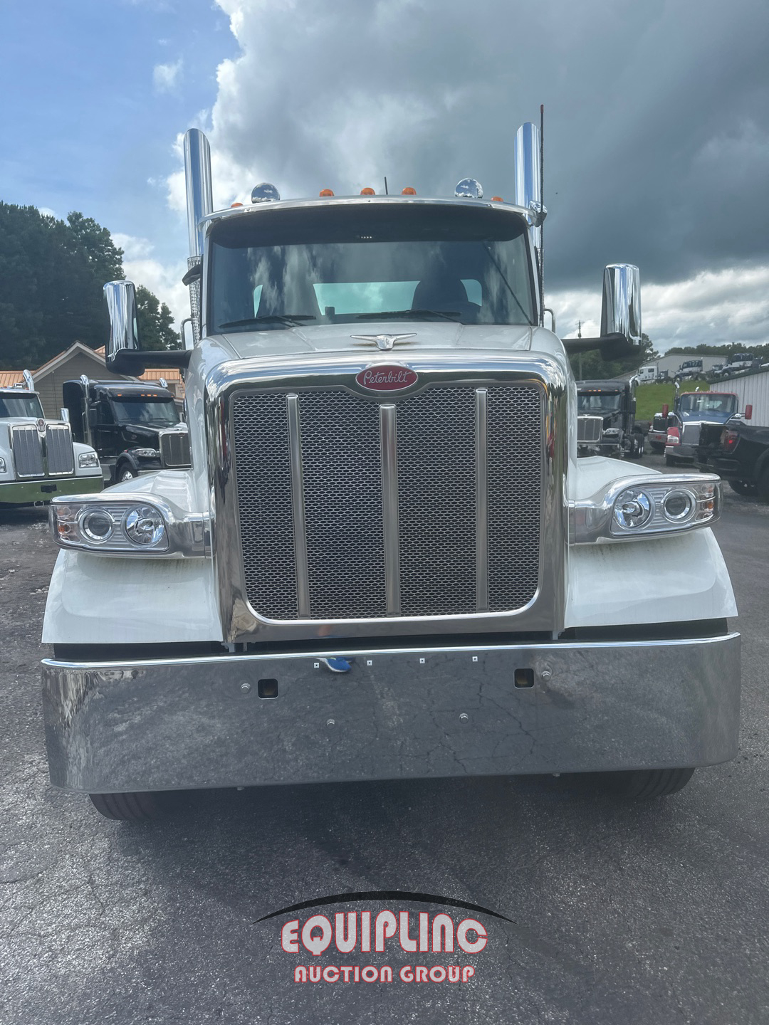 2025 Peterbilt 567
