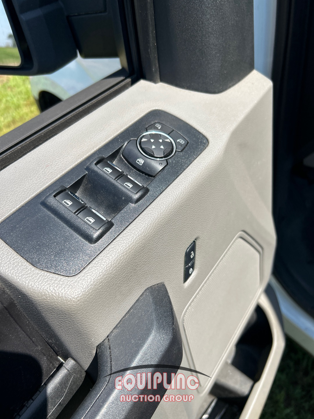3017 Ford F-150