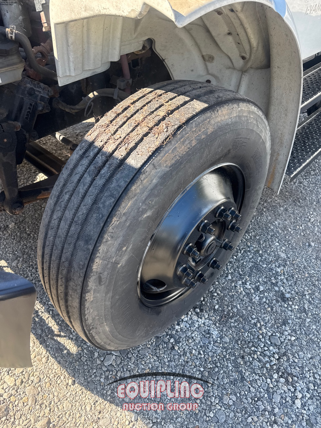 2013 Freightliner M2 106