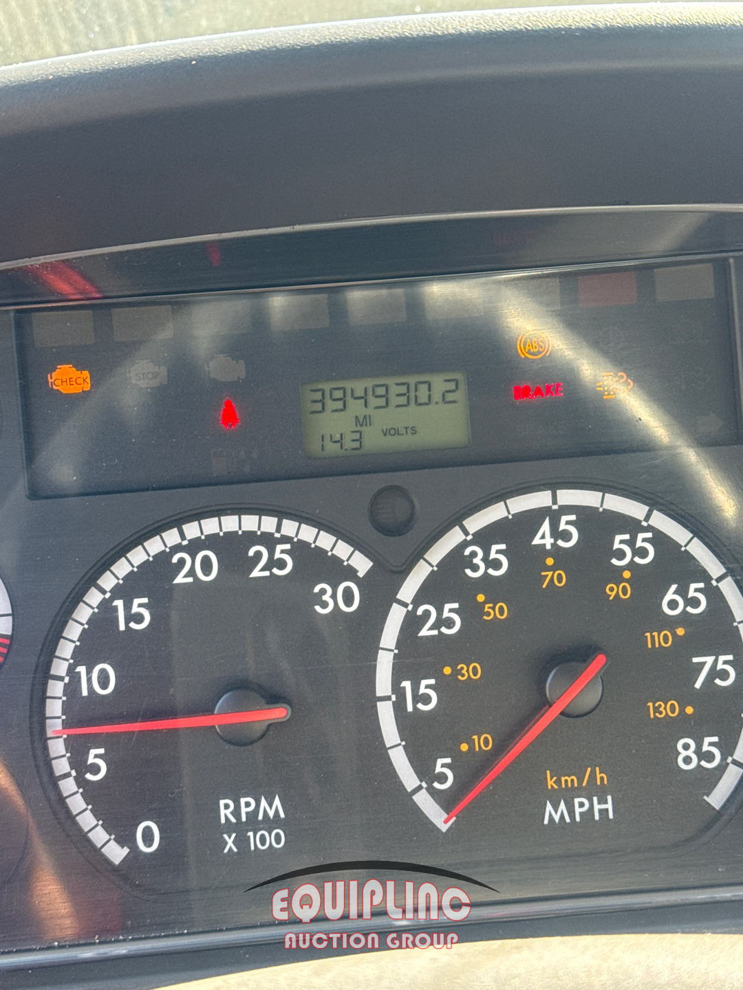 2013 Freightliner M2 106