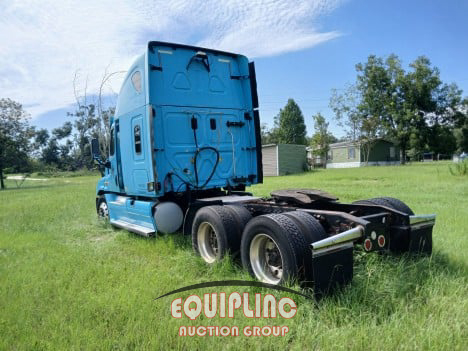 2014 Freightliner CASCADIA