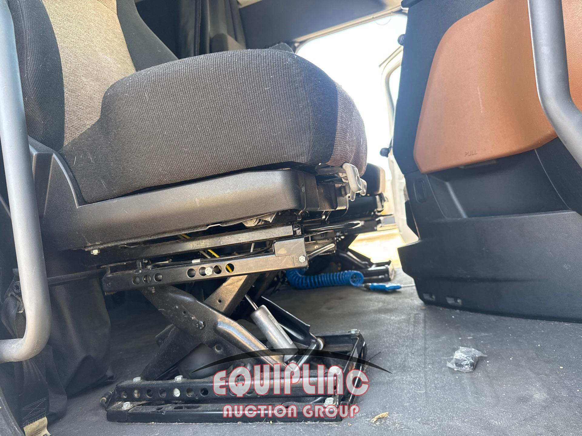 2020 Freightliner CASCADIA