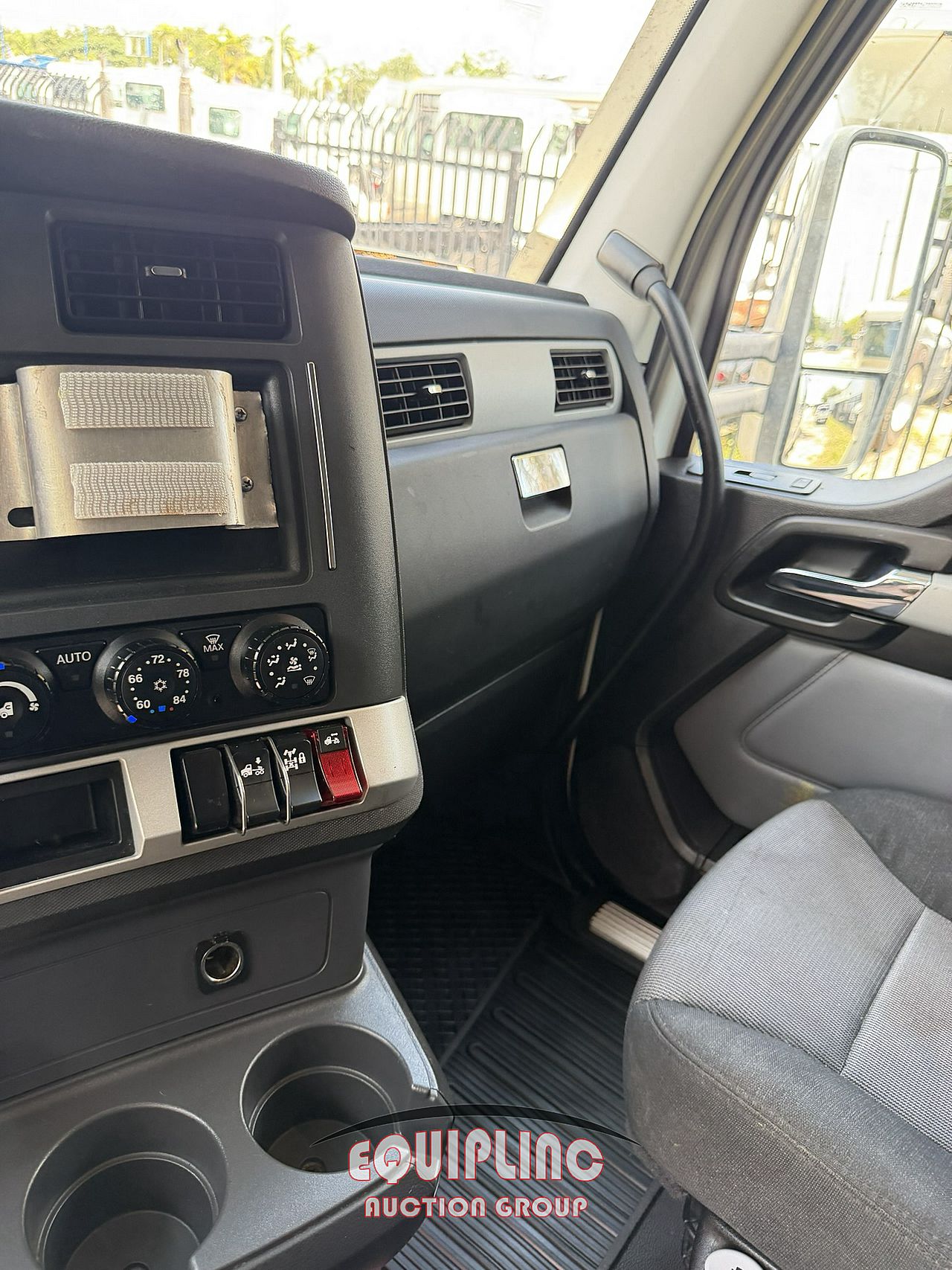 2023 Kenworth 680