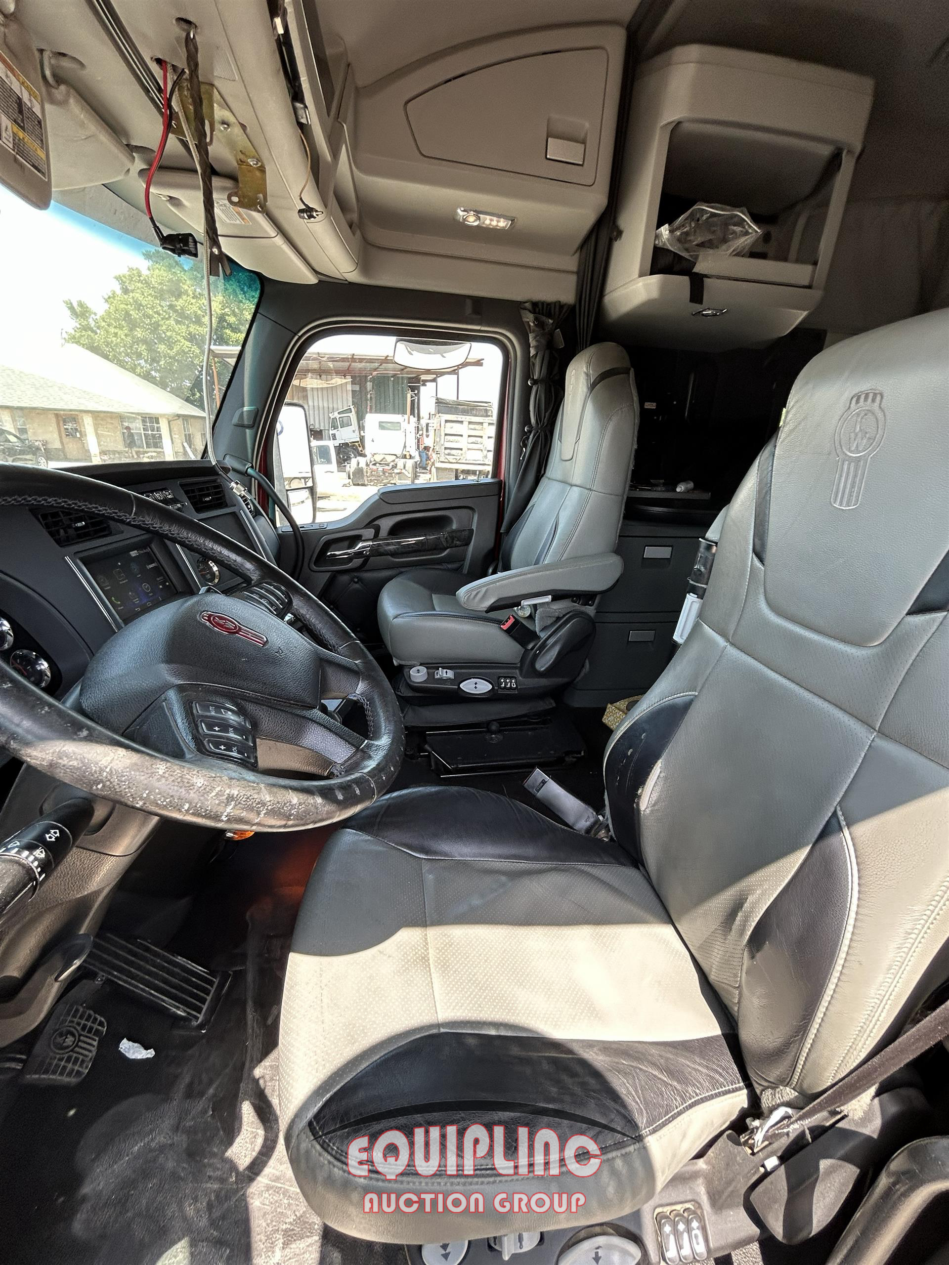 2021 Kenworth W900