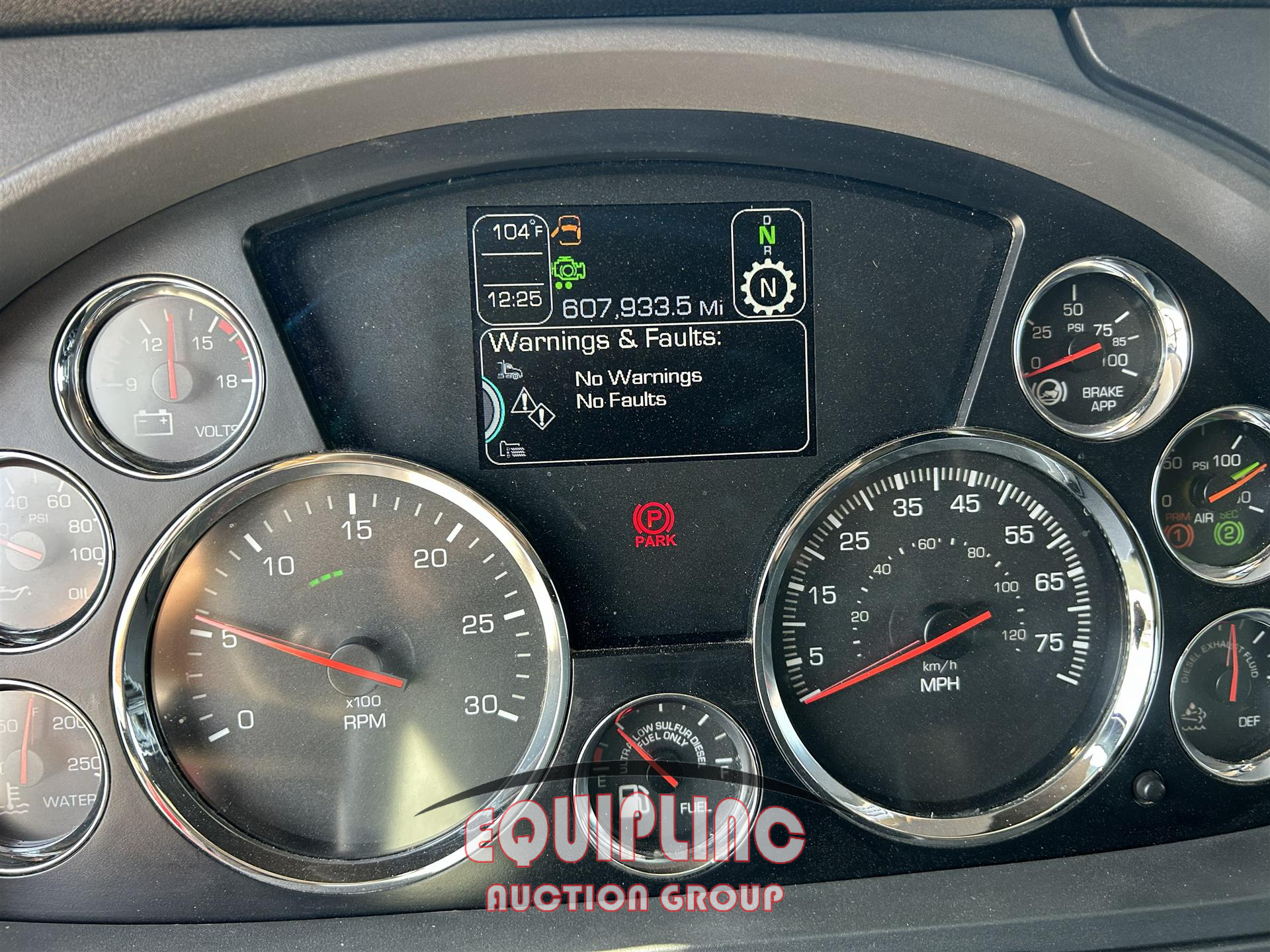 2021 Kenworth W900