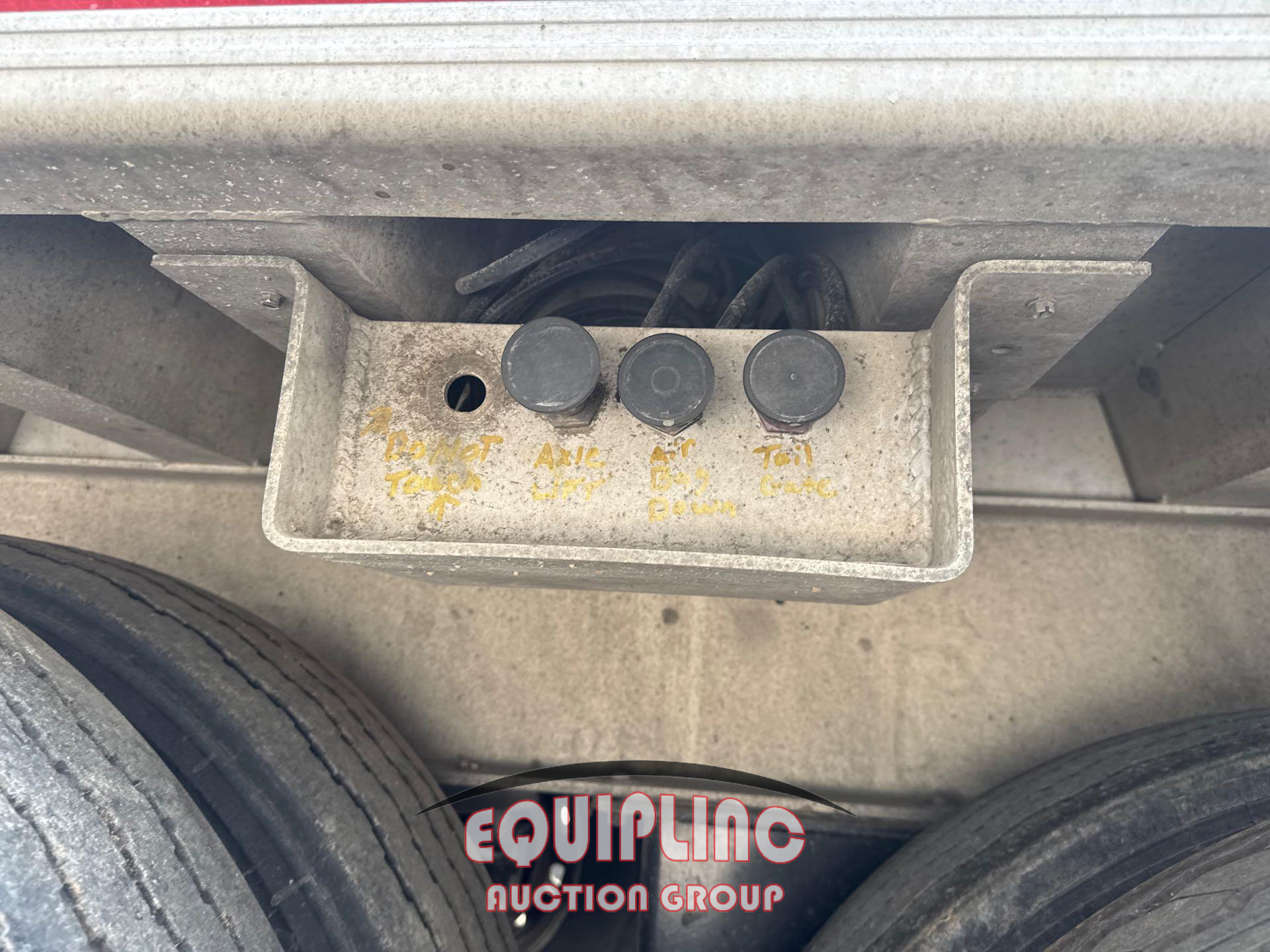 2018 Travis T102